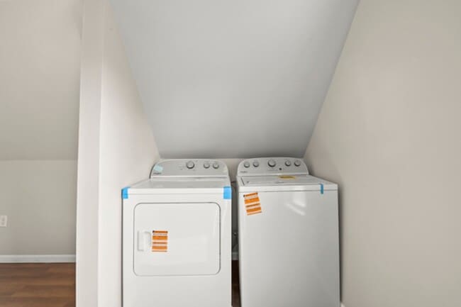 Building Photo - 121 E North St