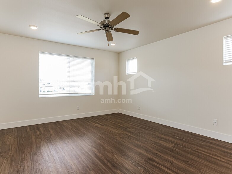 Building Photo - 1441 92nd Way SE