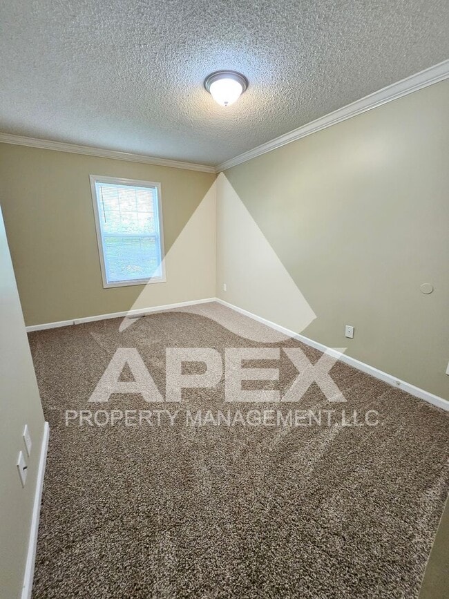 Building Photo - MOVE-IN SPECIAL!! NO RENT UNTIL MAY! - 3 Bd | 2 Ba Top Floor Condo in West Knoxville!