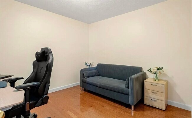 Building Photo - 33 Furbush Rd