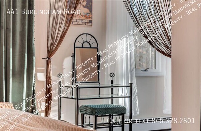 Building Photo - 441 Burlingham Rd