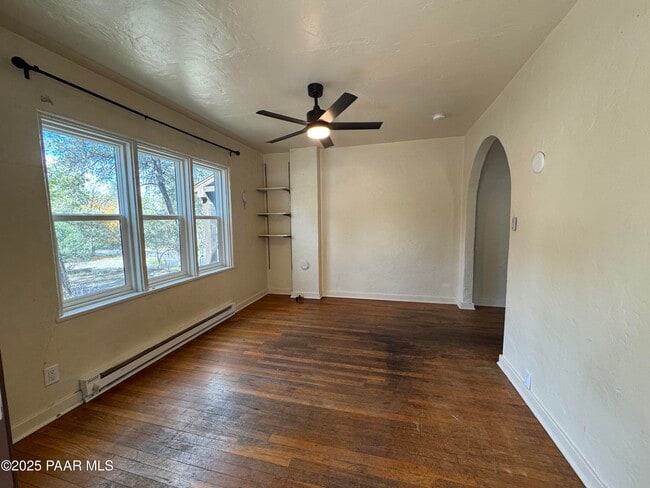 Building Photo - 335 Pioneer Dr