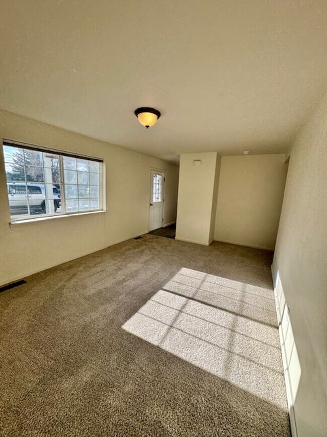 Building Photo - 3 Bedrooms, 2 Bathroom 4-plex; less than 2 miles to MSU