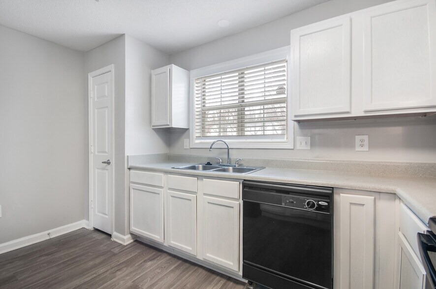 Creekside Apartments 3637 Pleasantdale Rd Doraville GA 30340