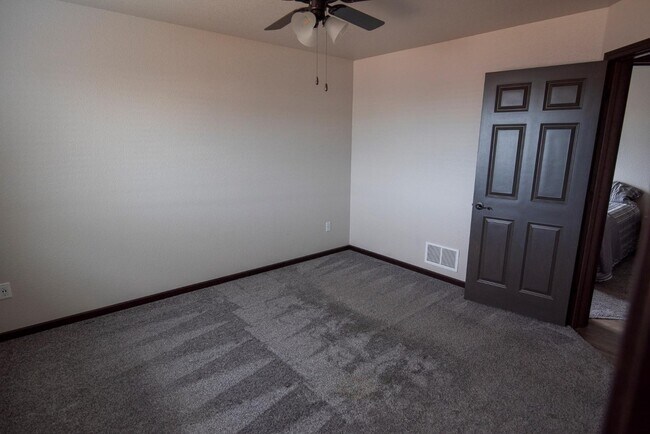 Building Photo - 1240 Kodiak Dr