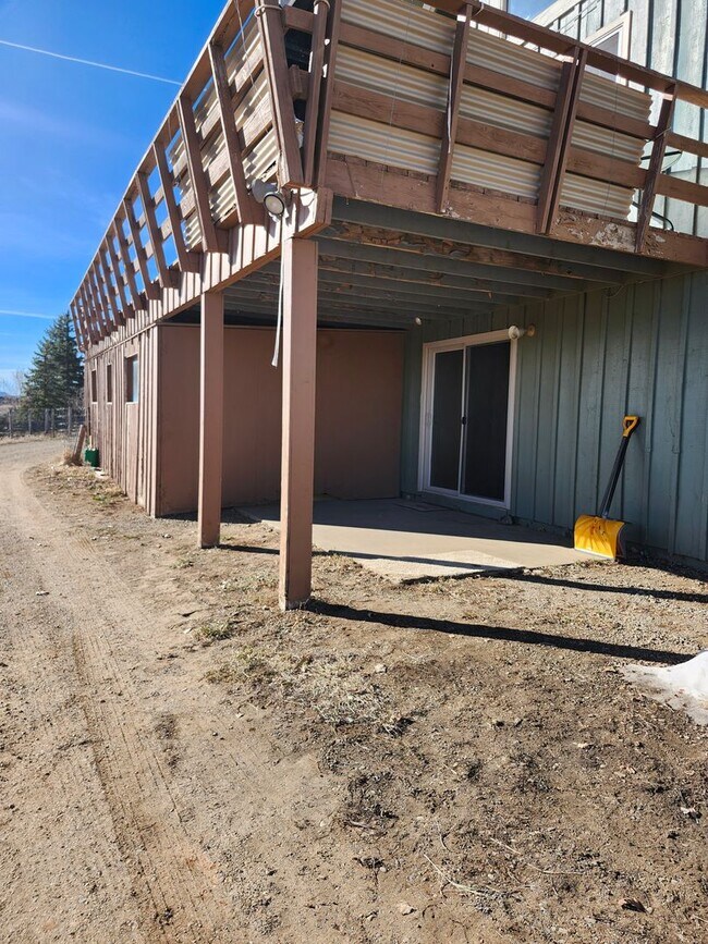 Building Photo - Country apartment Dolores- Utilities included
