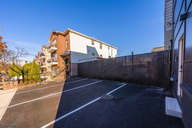 Building Photo - 108 Fleming Ave