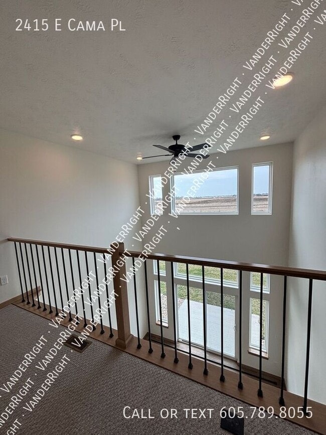 Building Photo - 2415 Cama Pl