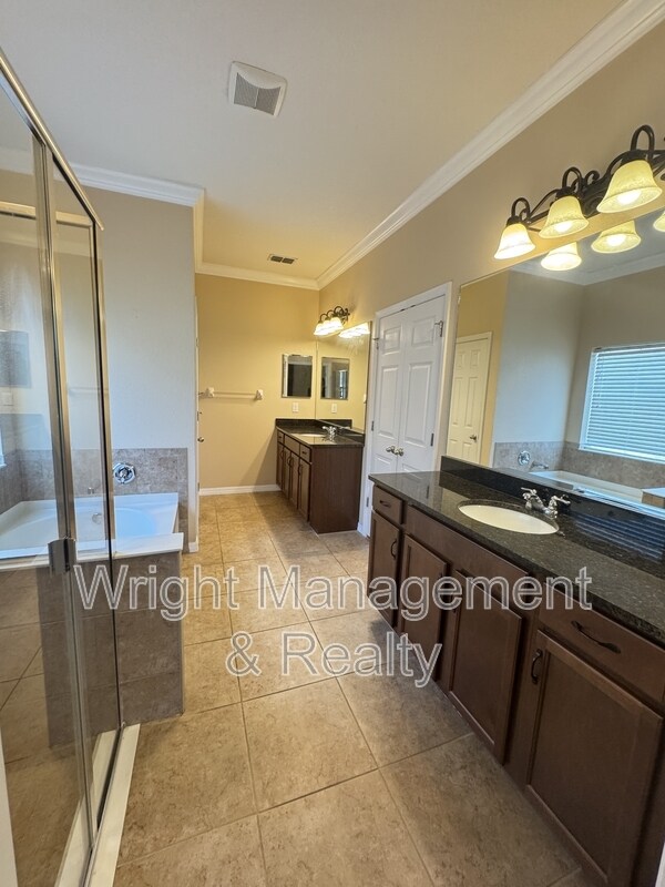 Building Photo - 2215 Parrot Fish Dr