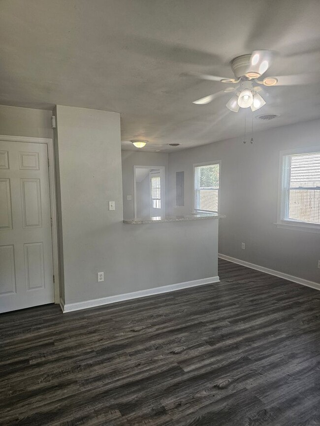 Building Photo - 1489 Morgan Dr