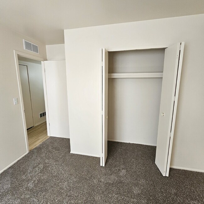 Building Photo - 3 Bedroom, 1 Bathroom Ranch with Updated Flooring, Paint, Carpet. 2 Car Garage. Kitchen with All ...