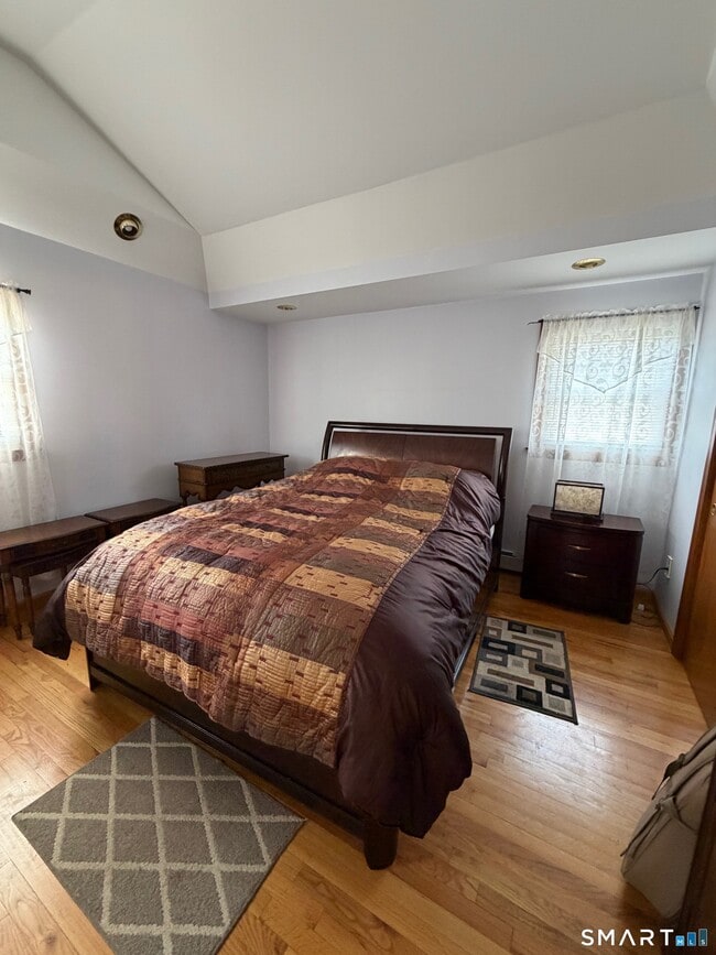 Building Photo - 23 Magnolia St