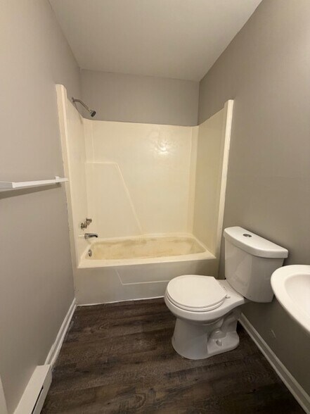 Building Photo - 201 Woodnell St