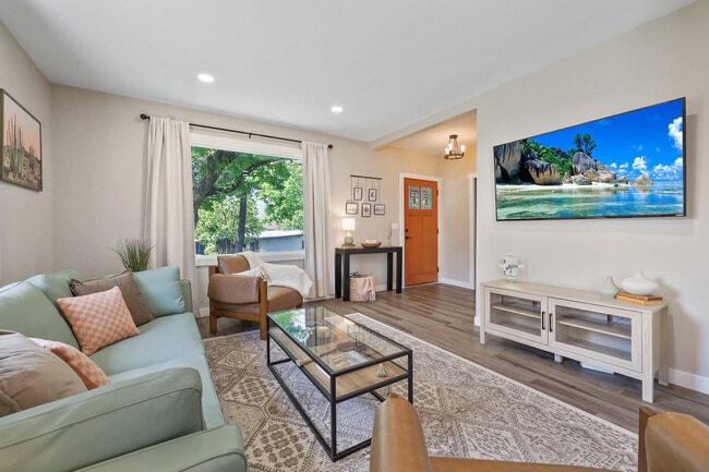 Building Photo - 1311 S Adams St