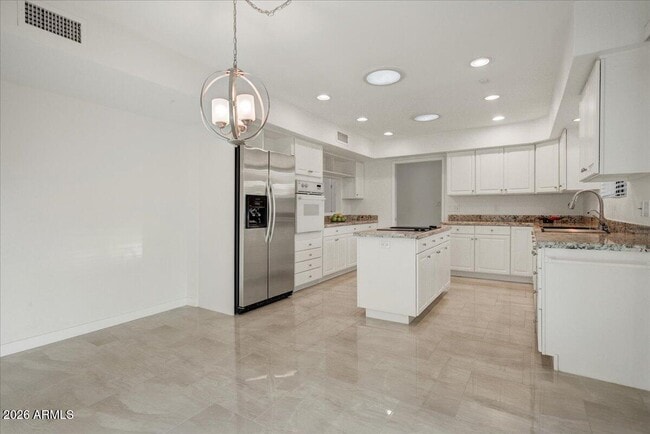 Building Photo - 8655 E Vía Del Palacio