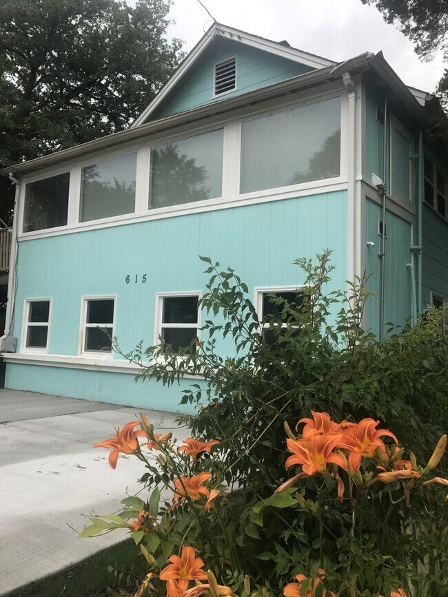 Building Photo - 615 15th St