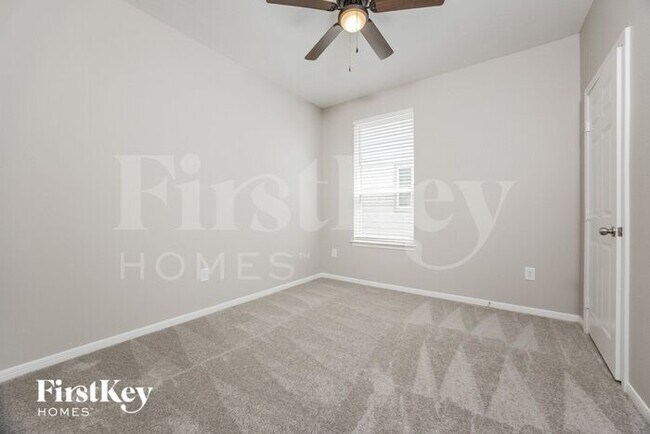 Building Photo - 4606 Falling Sun Dr