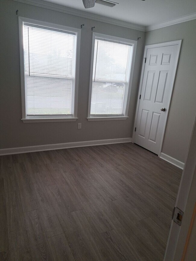 Building Photo - 7325 Claudia's Way