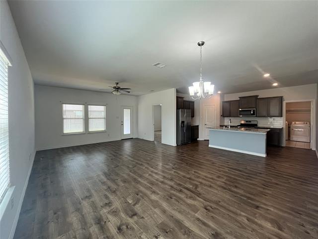 Building Photo - 611 Rawhide Way