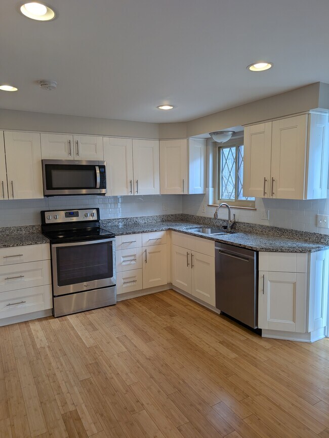 Building Photo - 4853 Berry Hill Ct