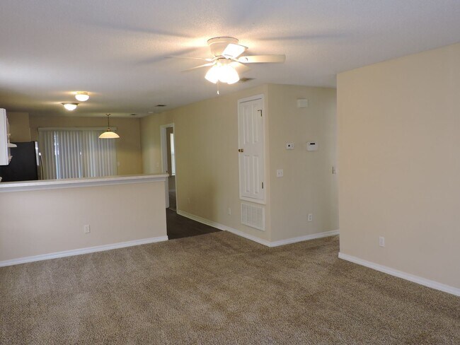 Building Photo - Convenient to NAS & Corry!
