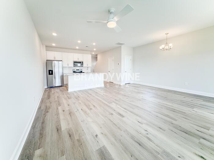 Building Photo - 1008 Wildflower Dr