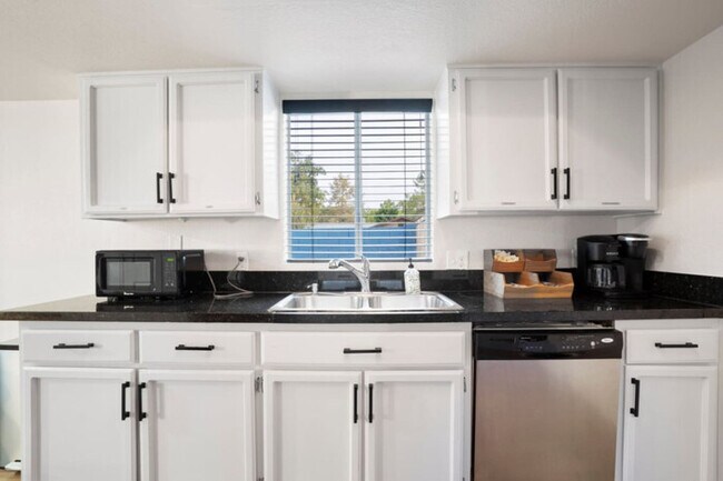 Building Photo - Downtown Gilbert Boho-Oasis|Pool|Gazebo|Ga...