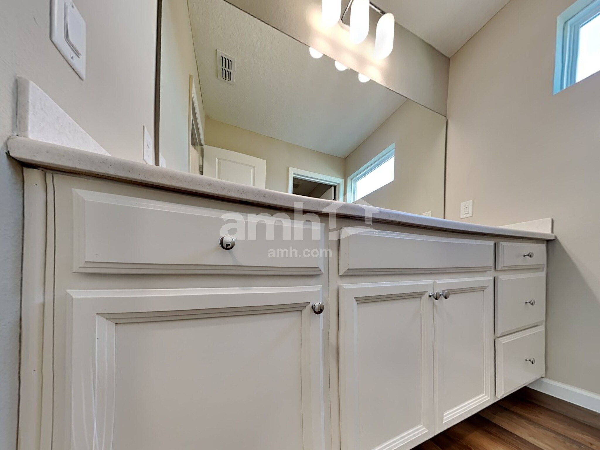 Building Photo - 131 Hemlock Point