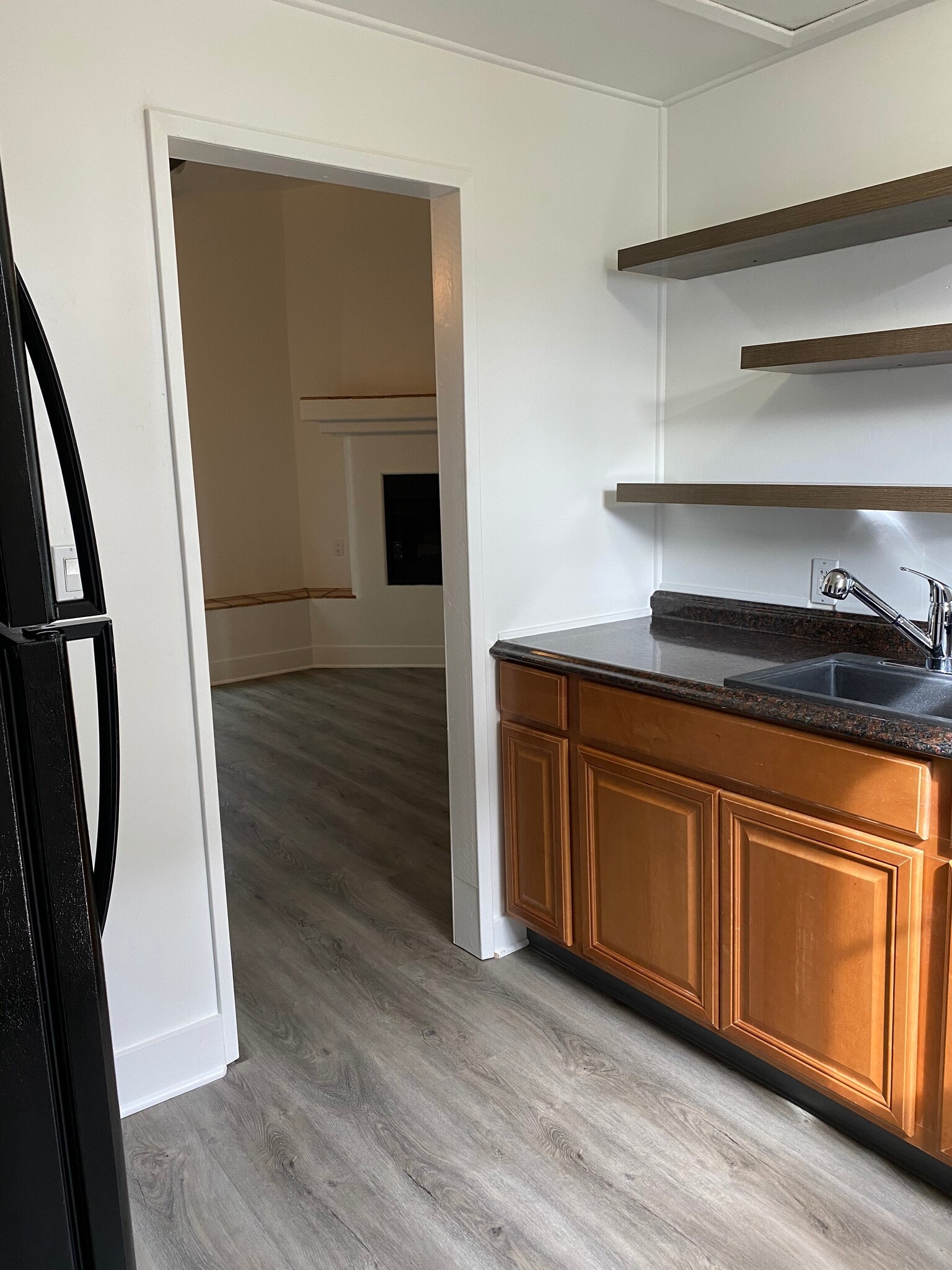 Building Photo - 6115 Coloma Dr