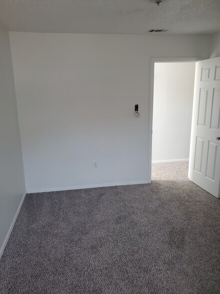 Spacious 3rd bedroom on the top floor. - 2205 Chase Ct