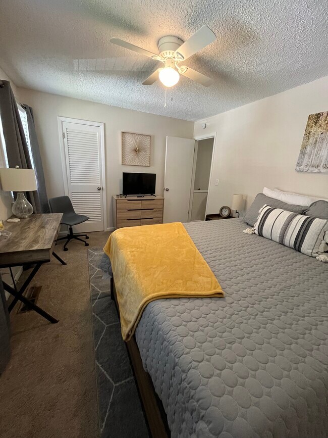 Secondary Bedroom - For rent separately - 583 Winding Creek Rd