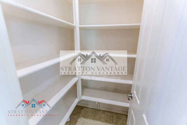 Building Photo - 4179 E Cynthia St