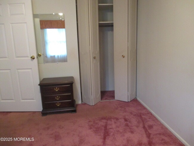 Building Photo - 496A Thornbury Ct