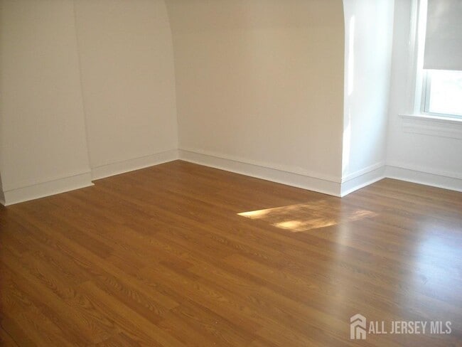 Building Photo - 301 Penfield Pl