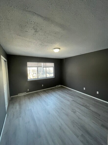 Building Photo - 3211 Schuetzen Ln