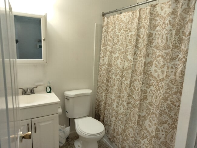 Building Photo - 7823 Perry Rd