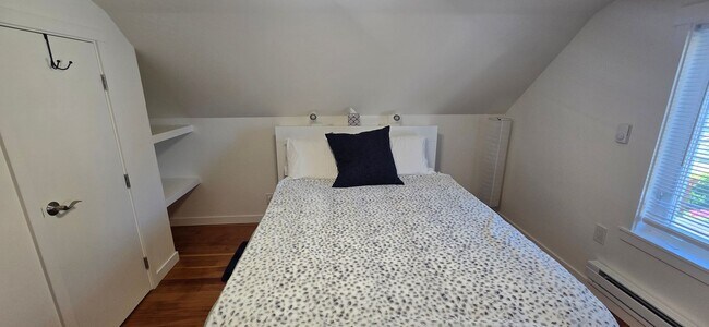 Building Photo - Furnished Listing-213 West 12th St., Port Angeles, WA 98362