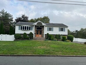 Building Photo - 4 Rosemont Dr