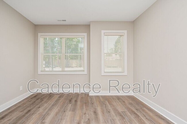 Building Photo - 1709 Perimeter Lp