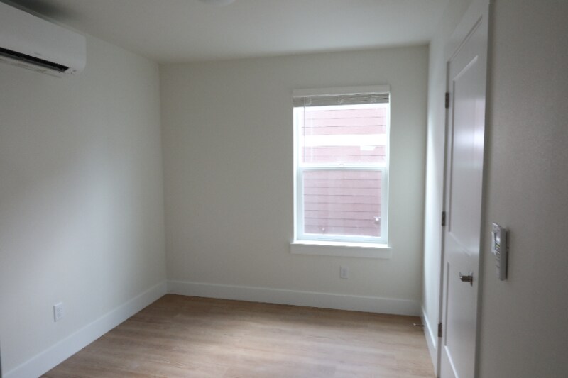 Building Photo - 12911 SE Ridgecrest Rd