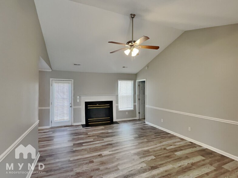 Building Photo - 2443 Hawk Ridge Dr