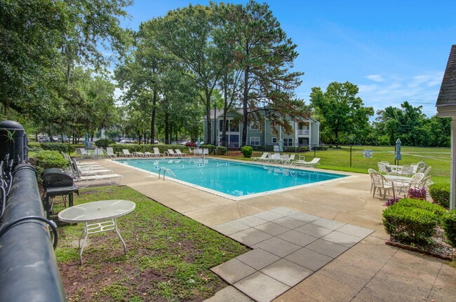 Building Photo - **FULLY FURNISHED TWO BEDROOM CONDO, UTILITIES INCLUDED!**