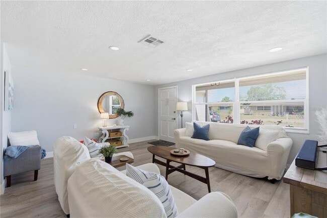 Building Photo - 7608 Sue Ellen Dr