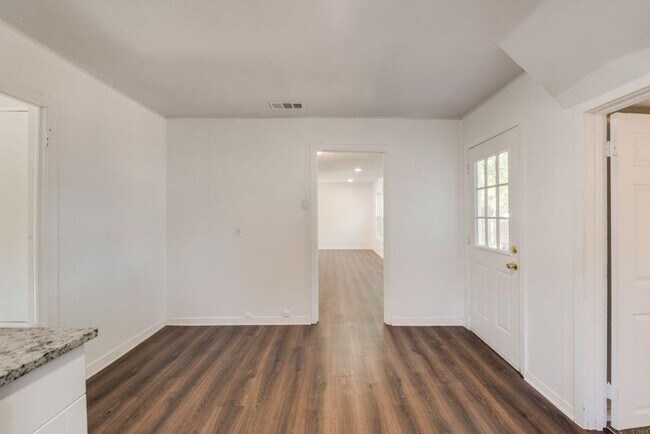 Building Photo - 3415 Crites St