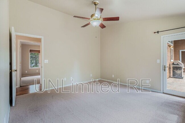 Building Photo - 4154 E Broken Rock Loop