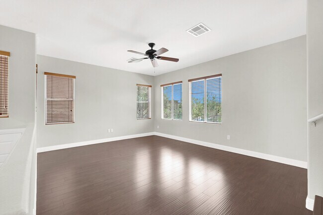 Building Photo - 10621 Nevada Falls Ave