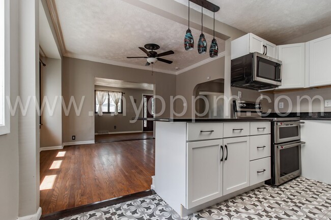 Building Photo - Completely Remodeled! 3 Bedroom / 3 Bathro...