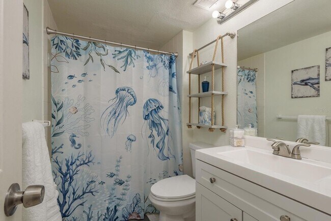 Building Photo - 5557 Sea Forest Dr