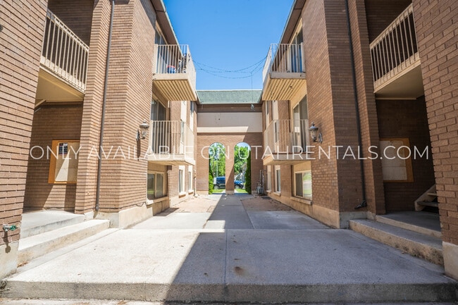 Building Photo - 1080 E 450 N