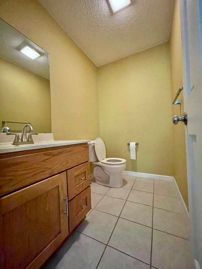 Building Photo - 18 Wilan Ln